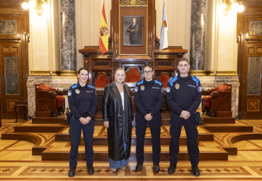 Montserrat Paz recoñece o traballo dos cinco policías locais premiados polo programa Axente Titor